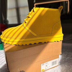 UGG Kids Yellow Suede Lace-Up Boot
